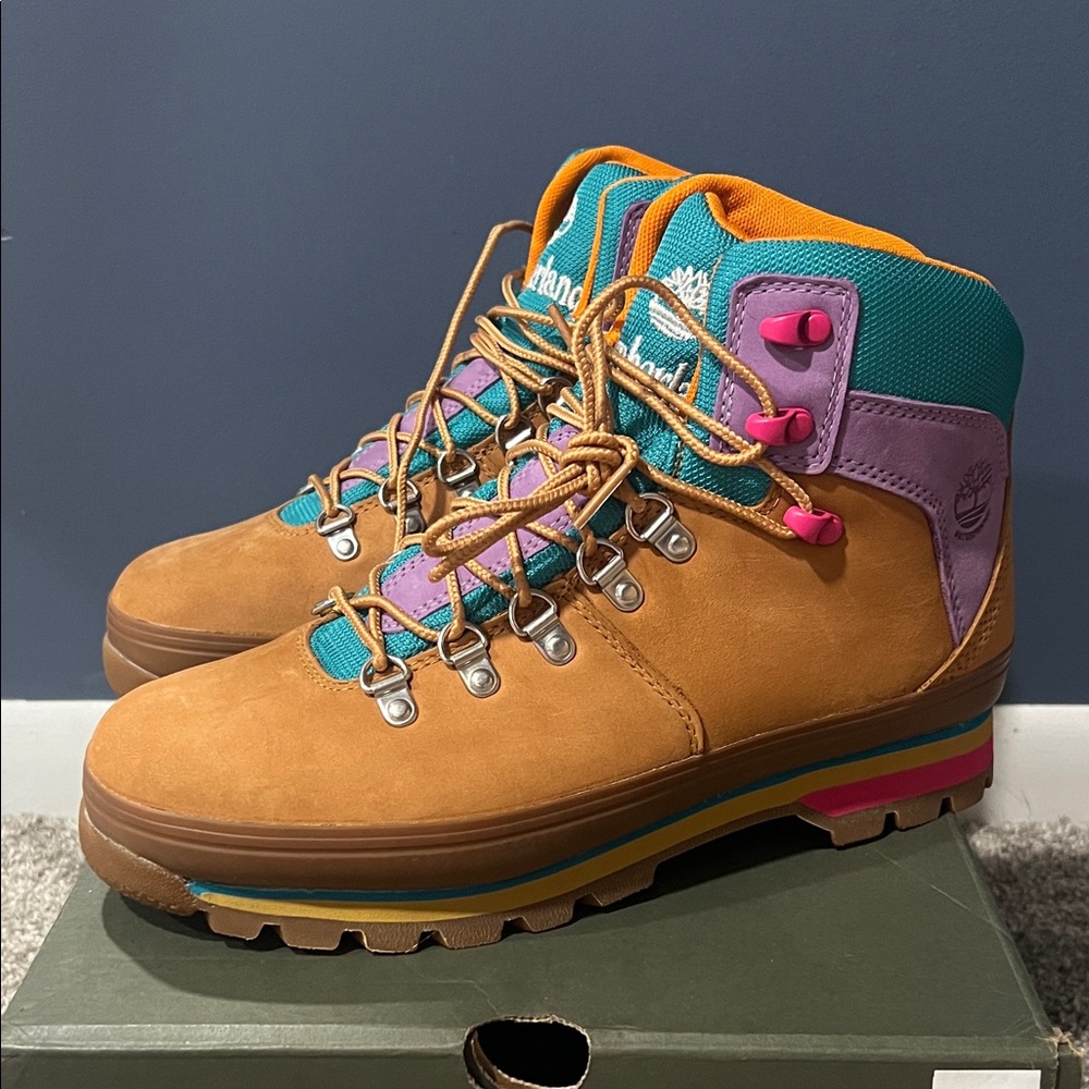 Timberland Women's Tan and Teal Winter Boots